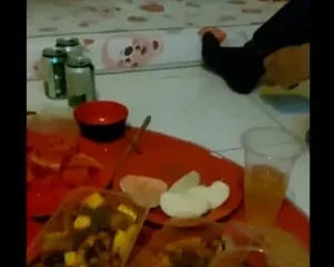 Clip: Vừa nhậu vừa nhìn thằng bạn nó chịch.